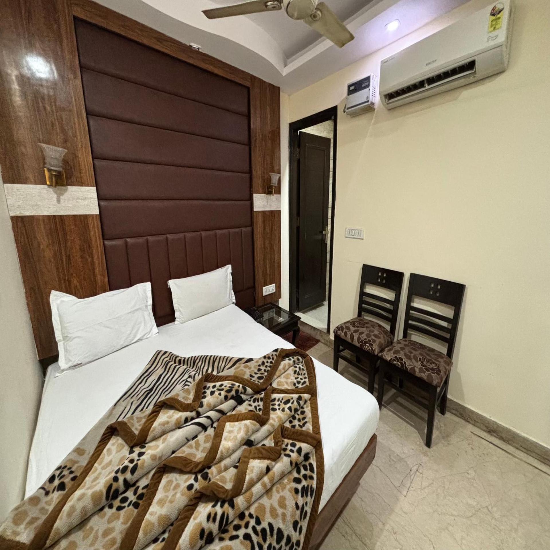Hotel Pk International Near By New Delhi Station I Couple Friendly Номер фото