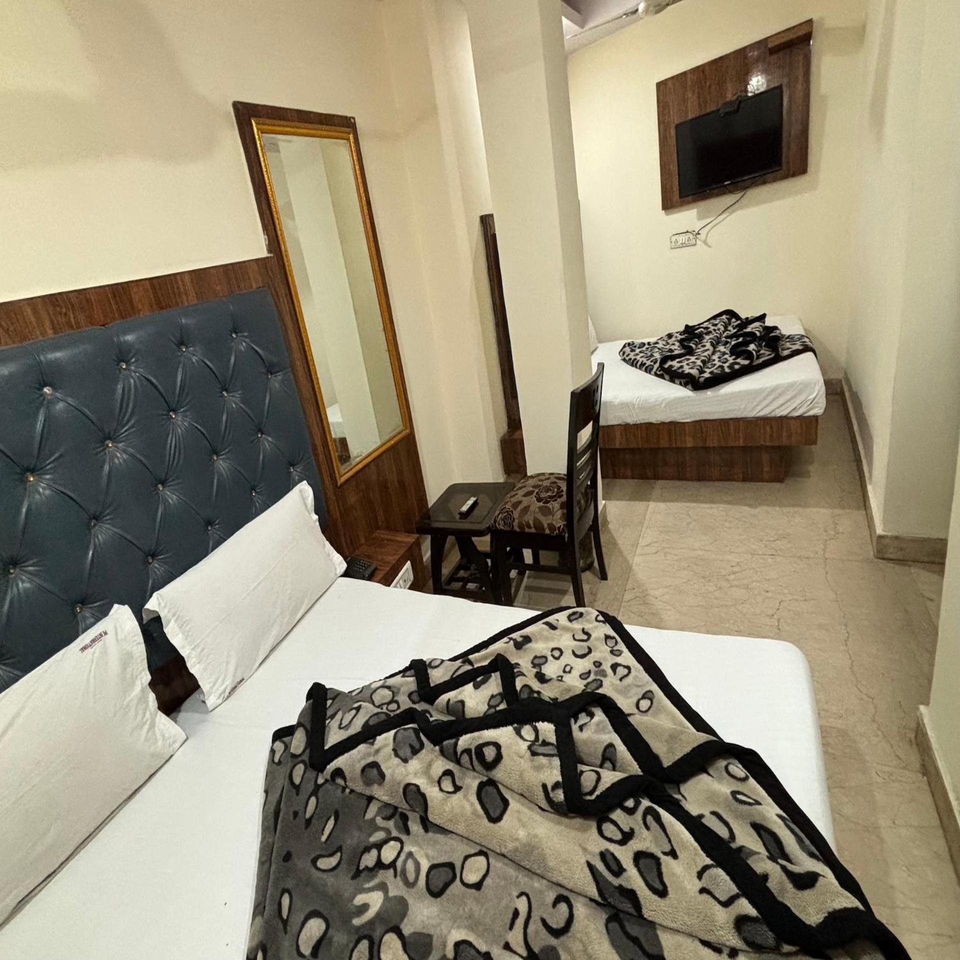 Hotel Pk International Near By New Delhi Station I Couple Friendly Номер фото