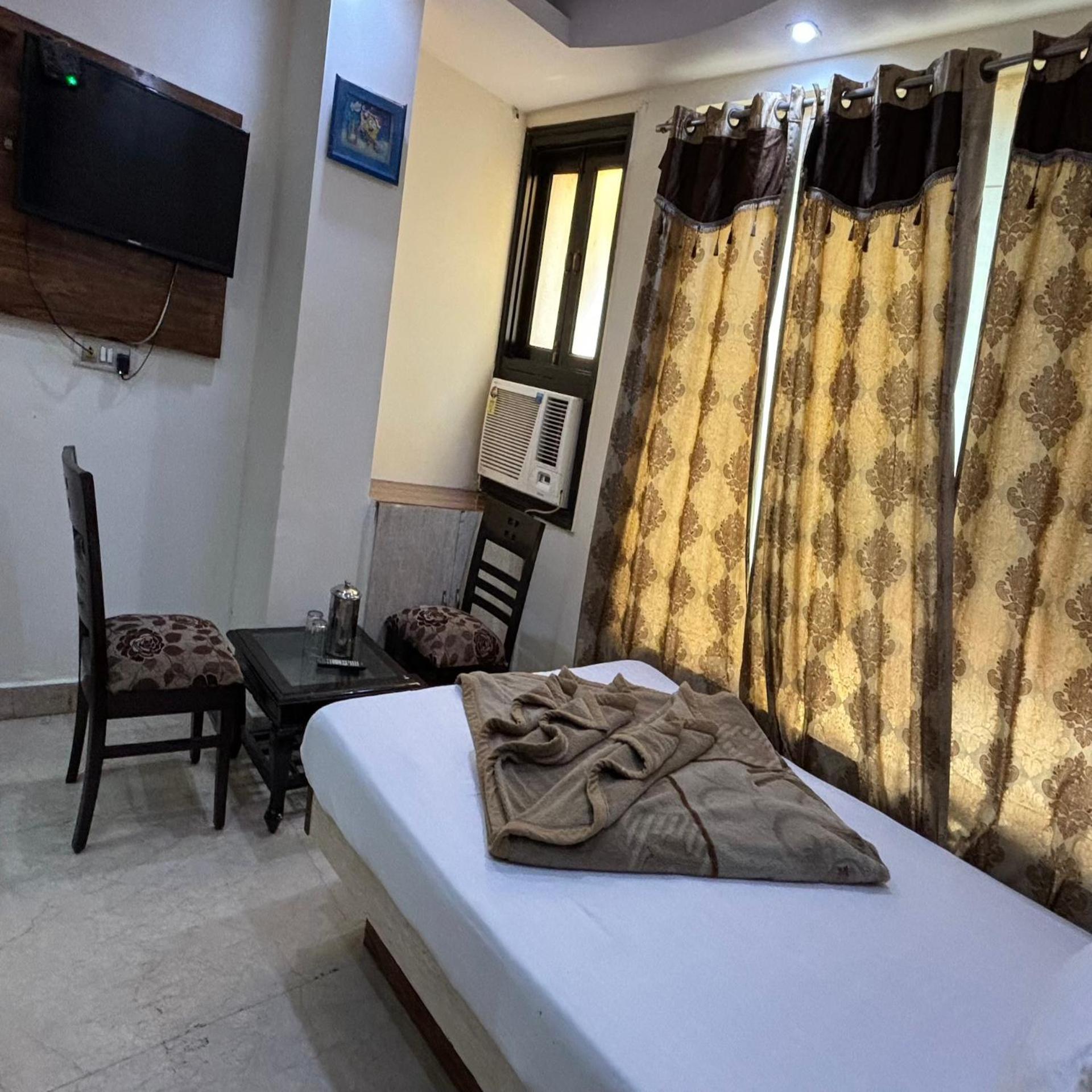 Hotel Pk International Near By New Delhi Station I Couple Friendly Номер фото