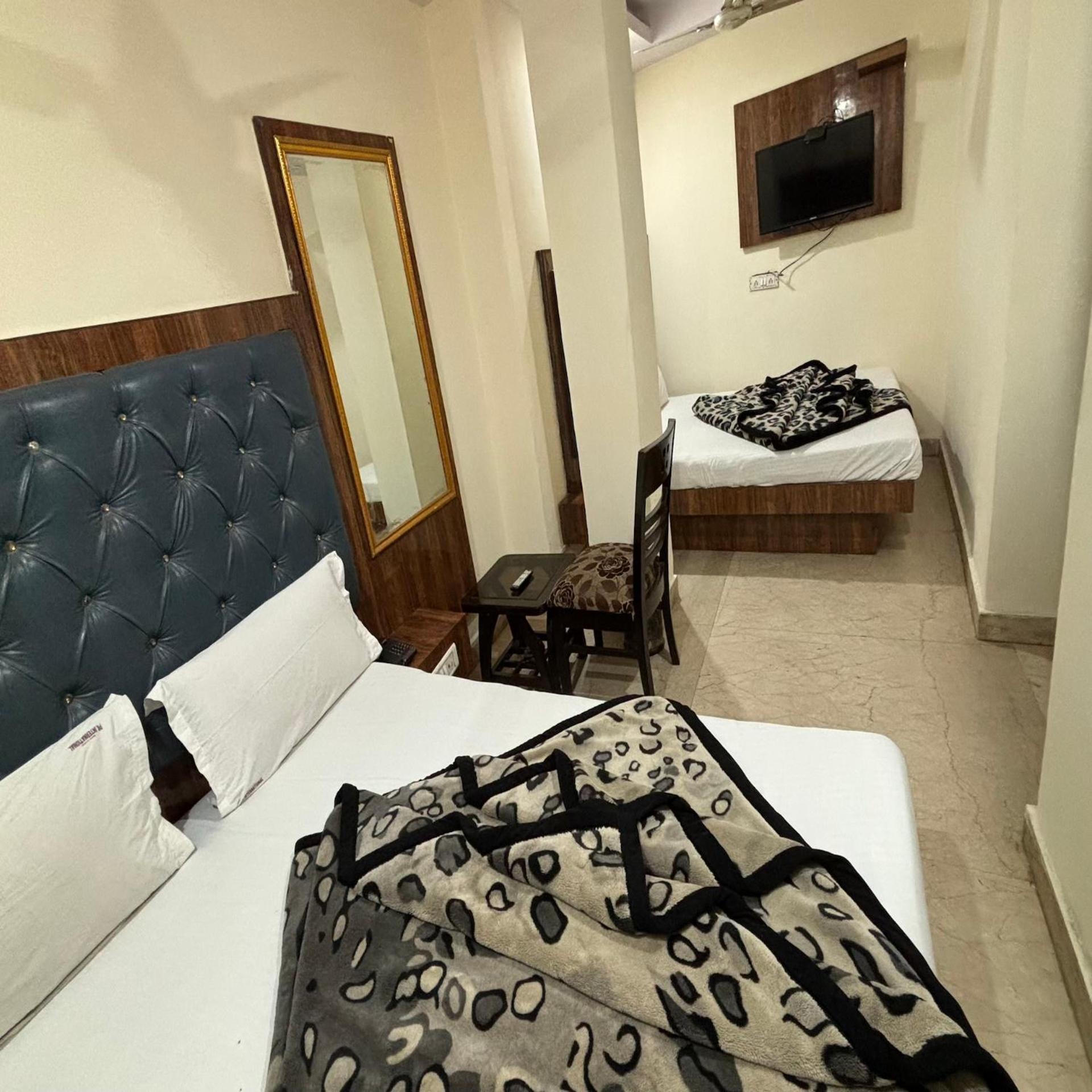 Hotel Pk International Near By New Delhi Station I Couple Friendly Номер фото